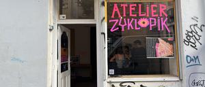 Das Atelier Zyklopik in der Emserstraße. Die neun Mitglieder des Kollektivs Zyklopik sind in unterschiedlichen kreativen Bereichen tätig. Unter anderem waren sehr gute Animationsfilme diverser Künstler:innen zu sehen. 