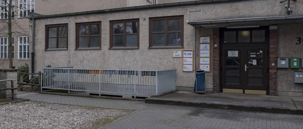 Im Wohnungslosenheim „Teupe“ gibt es Unterkünfte für bis zu 150 Menschen. Seit 2002 betreibt die Gebewo das Heim in Kooperation mit dem Bezirksamt.