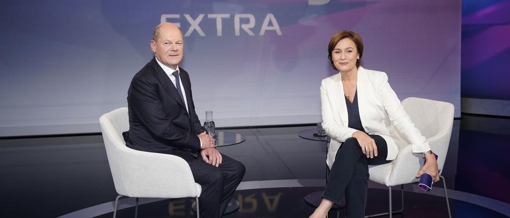 Olaf Scholz und Sandra Maischberger in der ARD-Talkshow 'maischberger' im Studio Berlin Adlershof. Berlin, 28.06.2023