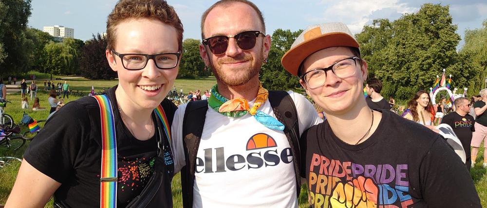 Julia Sergon, Sebastian Adamski und Saskia Sergon (v.l.) bilden das Vorstandsteam des Regenbogen Potsdam e.V.