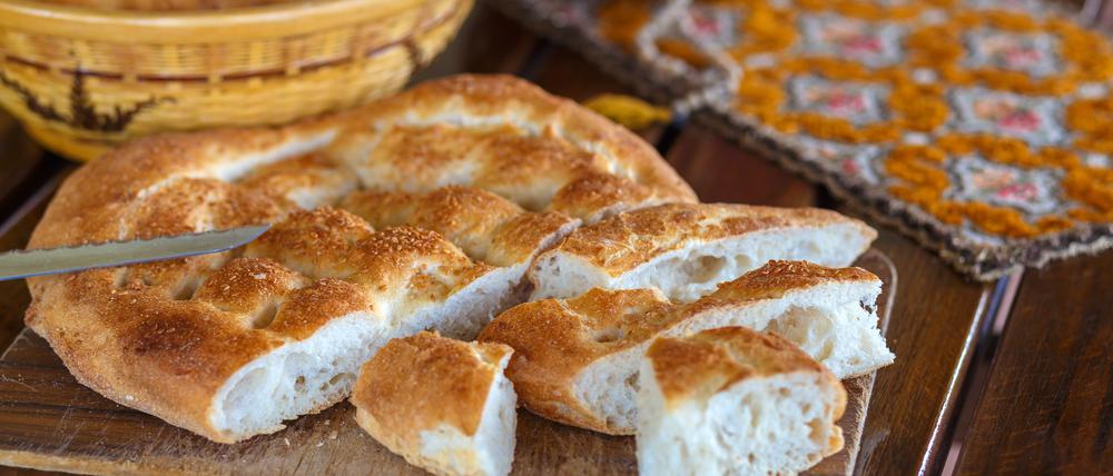 Fluffiges Fladenbrot lässt keinen Tropfen Sauce ungenutzt.