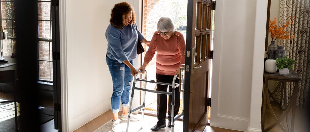Osteoporose erhöht das Risiko für Knochenbrüche schon bei geringer Belastung und sorgt bei Patientinnen und Patienten oft für Unsicherheit.