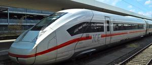 ICE der Deutsche Bahn am Bahnhof in Altona (Archivbild).
