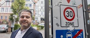 Interview mit dem FDP-Bürgermeister von Gelnhausen Daniel Glöckner, 28.6.2023, Gelnhausen, Thema: Tempo 30