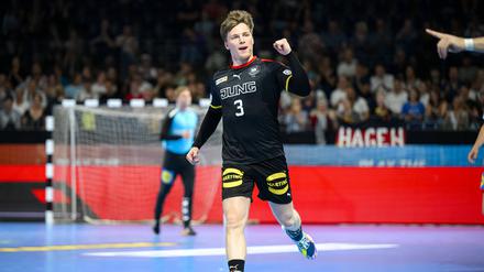 Faust hoch! Nils Lichtlein steht mit der deutschen U21 im Halbfinale.