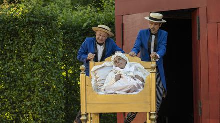 Die Neuinszenierung des Poetenpack Potsdam „Jeppe vom Berge“ im Heckentheater in der Regie von Herbert Olschok.