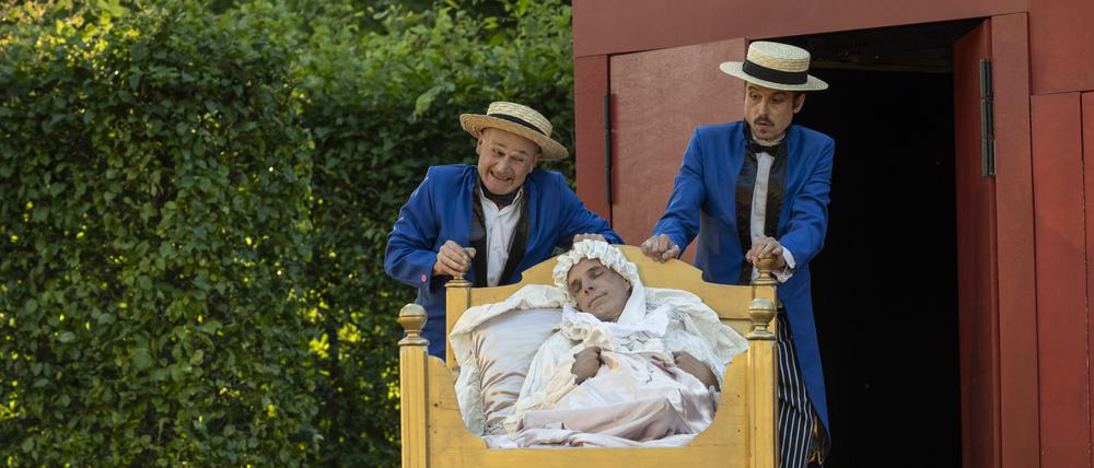 Die Neuinszenierung des Poetenpack Potsdam „Jeppe vom Berge“ im Heckentheater in der Regie von Herbert Olschok.