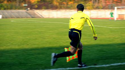 Schiedsrichter leiden enorm unter den Aggressionen auf dem Fußballplatz.