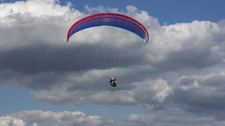 Tandemflug Gleitschirm und Drachen