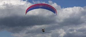 Tandemflug Gleitschirm und Drachen