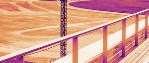 Freies Feld, gute Aussicht: der Blick von der neuen Plattform am Tempelhofer Flughafen.