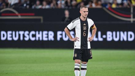 Schon wieder verloren. Deutschlands Joshua Kimmich steht nach 0:2 gegen Kolumbien Spiel auf dem Platz.