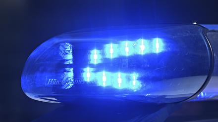 Polizeieinsatz mit Blaulicht.