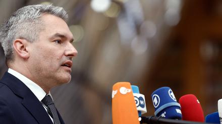 Österreich plant den Beitritt zum europäischen Luftverteidigungssystem, gab Kanzler Karl Nehammer am Samstag bekannt.