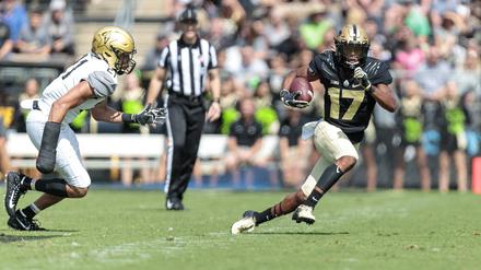 Byron Perkins spielte zuvor an der Purdue University.