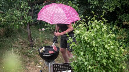 Grillen im Regen.