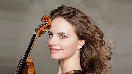 Julia Fischer, eine international gefeierte Violinvirtuosin, führte die Zuhörer am Samstag ins klassische Italien und ins idyllische Böhmen. 