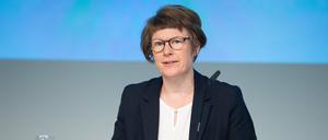 Professorin Veronika Grimm, Vorständin im Zentrum Wasserstoff Bayern, spricht bei einer Pressekonferenz zur bayerischen Wasserstoffstrategie.