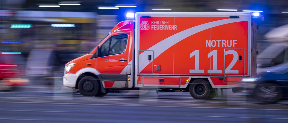 Ein Rettungswagen im Einsatz. (Symbolbild)