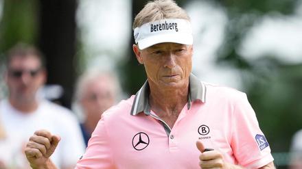 Bernhard Langer ballt die Faust nach seinem starken Auftritt.