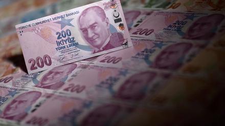 Türkische Banknoten: Die Lira liegt auf einem neuen Rekordtief zum Dollar. 