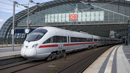 Ein Neigetechnik-Diesel-ICE der Deutschen Bahn AG.