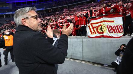 Das kennt er nach Siegen bei Hertha. Unions Trainer Urs Fischer im Olympiastadion.