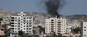 Rauch über Dschenin während der israelischen Militäroffensive.