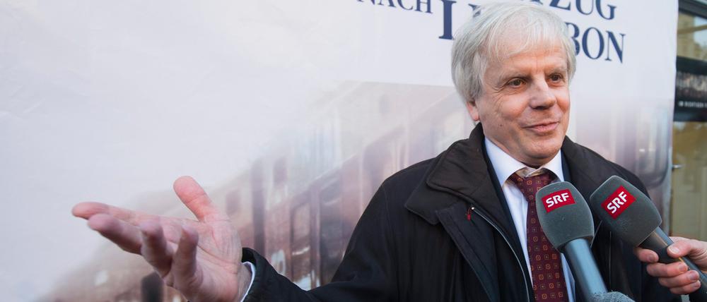 Der Schweizer Schriftsteller Peter Bieri alias Pascal Mercier im Jahr 2013 vor der Berner Filmpremiere „Nachtzug nach Lissabon“.
