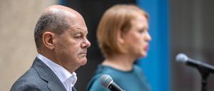Besuch in der Familienkassen Potsdam: Im Juni nahmen Kanzler Scholz und Familienministerin Paus einen gemeinsamen Termin zum Thema wahr.