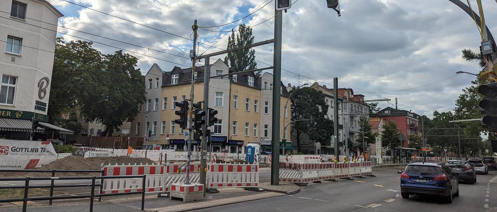 Wird bald verbessert: Die Treskowallee in Karlshorst. 