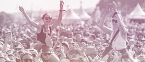 Feiernde Zuschauer beim Festival „Rock am Ring“.