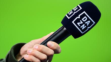 Wer Fußball-Bundesliga schauen will, braucht weiterhin Dazn.