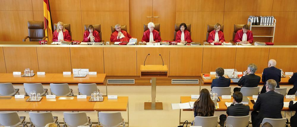 Viele Stühle blieben leer – das Bundesverfassungsgericht bei der Verhandlung am Dienstag.