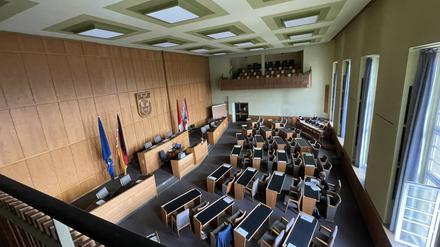 Rathaus Spandau - Blick von der Nordtribüne auf den BVV-Saal.