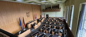 Rathaus Spandau - Blick von der Nordtribüne auf den BVV-Saal.