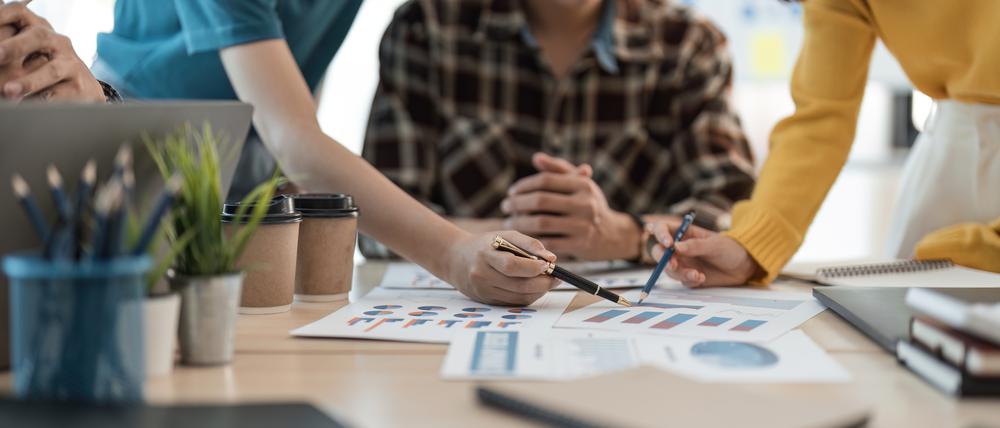 In Deutschland sind Arbeitgeber:innen besonders intransparent, was die Gehälter bei Stellenanzeigen angeht. Und das, obwohl Arbeitnehmer:innen vor allem auf diese Information setzen. 