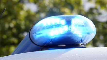 Ein Blaulicht auf einem Polizeifahrzeug.