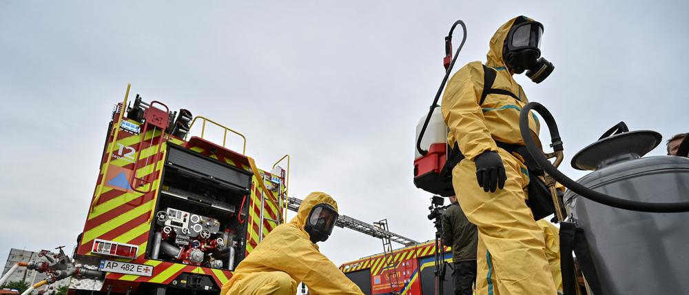 Proben für den Ernstfall: Sicherheitskräfte und Polizisten spielen das Szenario eines Atomunfalls in Saporischschja durch.