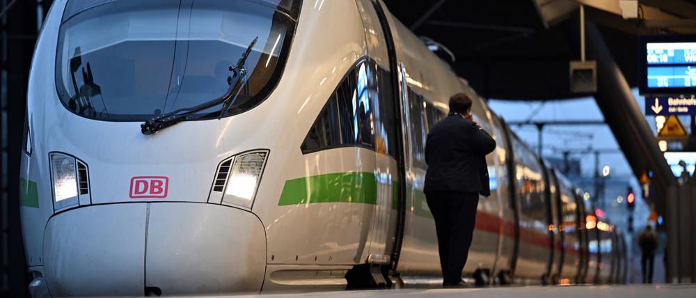 Eskaliert der Tariffkonflikt erneut, stehen die Züge der Deutschen Bahn wieder mal still.