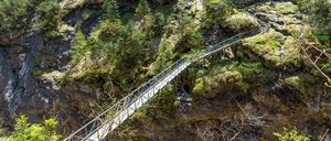 Der Vorfall ereignete sich auf dem Stangensteig Wanderweg, der durch die Höllentalklamm bei Garmisch-Partenkirchen in Bayern führt.