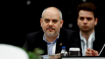 Der Vorsitzende des Ausschusses für auswärtige Angelegenheiten der Großen Nationalversammlung der Türkei, Akif Cagatay Kilic, hält eine Rede, als er am 12. März 2022 am Programm der parlamentarischen Diplomatie im Rahmen des Antalya Diplomacy Forum in Antalya, Türkei, teilnimmt. Mustafa Ciftci / Anadolu Agentur