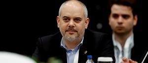 Der Vorsitzende des Ausschusses für auswärtige Angelegenheiten der Großen Nationalversammlung der Türkei, Akif Cagatay Kilic, hält eine Rede, als er am 12. März 2022 am Programm der parlamentarischen Diplomatie im Rahmen des Antalya Diplomacy Forum in Antalya, Türkei, teilnimmt. Mustafa Ciftci / Anadolu Agentur