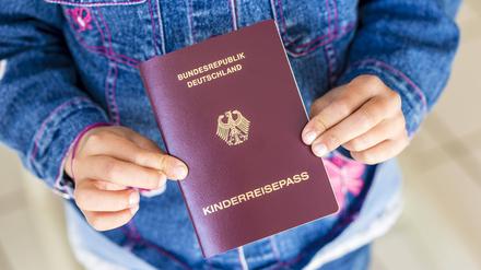 Einen solchen Kinderreisepass wird es bald nicht mehr geben – das Dokument war zuletzt nur noch ein Jahr gültig gewesen.