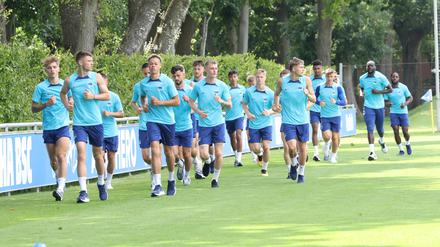 Nicht schlapp machen. Auf Herthas Spieler kommt einiges zu.