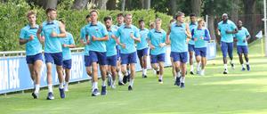 Nicht schlapp machen. Auf Herthas Spieler kommt einiges zu.