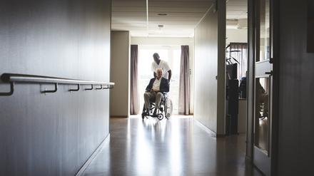 Ohne ausländische Pflegekräfte lässt sich die Versorgung langfristig nicht aufrechterhalten, sagen die Krankenhäuser.