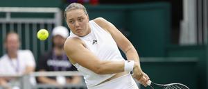 Jule Niemeier setzte sich gegen French-Open-Finalistin Karolina Muchova durch.