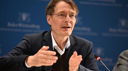 Bundesgesundheitsminister Karl Lauterbach (SPD) spricht bei der Pressekonferenz zum Abschluss der Gesundheitsminister-Konferenz. 