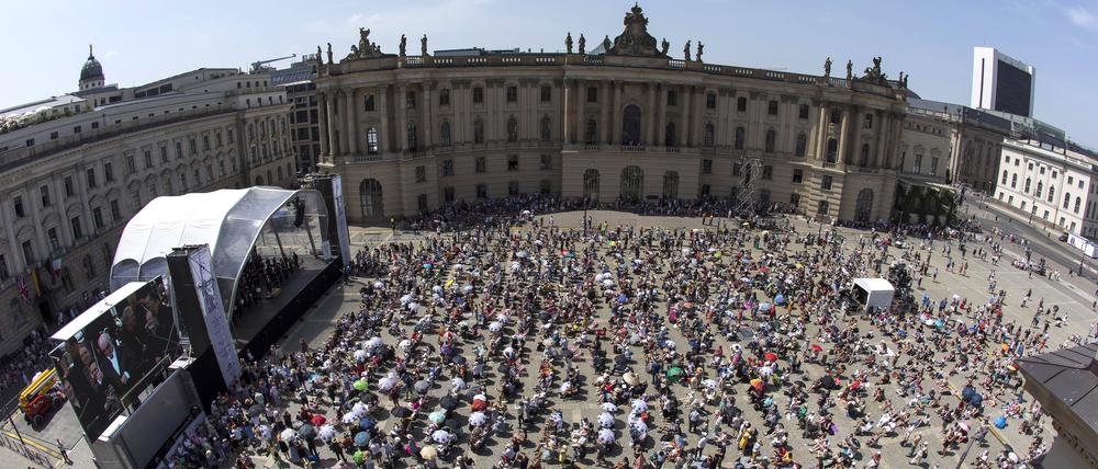 Staatsoper für alle 2022 Event mit Werken von Schumann und Tschaikowsky live auf dem Bebelplatz. Berlin, 19.06.2022 *** State Opera for All 2022 Event with works by Schumann and Tchaikovsky live on Bebelplatz Berlin, 19 06 2022 Foto:xB.xKriemannx/xFuturexImage 